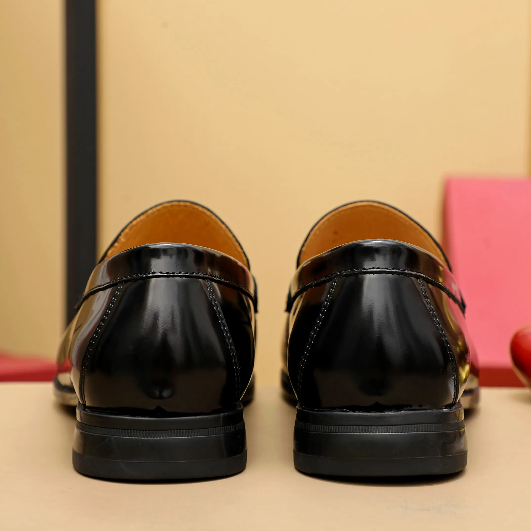 Men's clothing and shoes 💰460 🔥Ferragamo's new men's casual slip-on shoes🇨🇳Official website original 1:1 mold opening, original quality💯Fine workmanship, high-end luxury☘The upper is made of imported Italian first-layer cowhide🌴Luxury🐂leather lining🍓Rubber wear-resistant and non-slip outsole, breathable and comfortable to wear🍍The first choice for high-end men, black, size 38-45